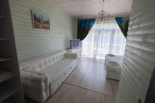 Отель Oasis Karpat Поляна Двухместный номер Делюкс с 1 кроватью и балконом-1