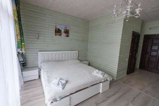 Отель Oasis Karpat Поляна Двухместный номер Делюкс с 1 кроватью и балконом-3